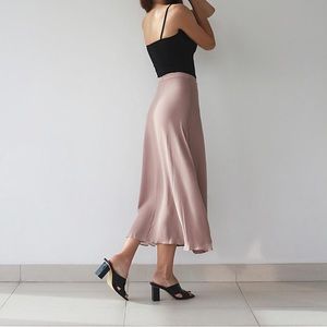Nude silk skirt